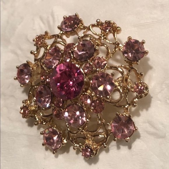 Vintage Pink Rhinestone Gold Tone Brooch - Picture 4 of 6